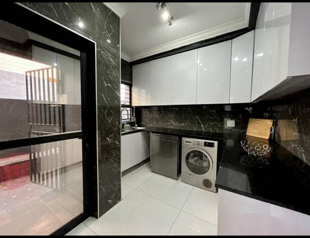 4 BEDROOM HOUSE FOR SALE IN NORTHCLIFF